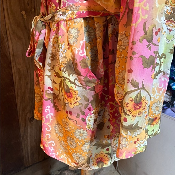 Victoria Secret Semi-Sheer Robe w/pockets - Picture 9 of 16